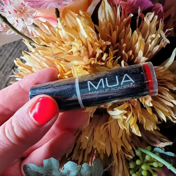 NWT MUA MakeUp Academy High Shine Lipstick 229 Poppy 3.1g - Picture 1 of 10